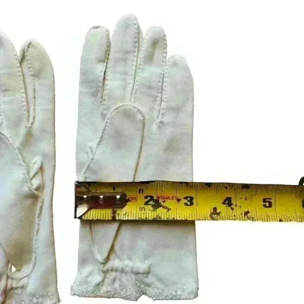 Vintage Womens White Cotton Gloves W/ Beads Hand Stitched Size Small - Picture 3 of 4